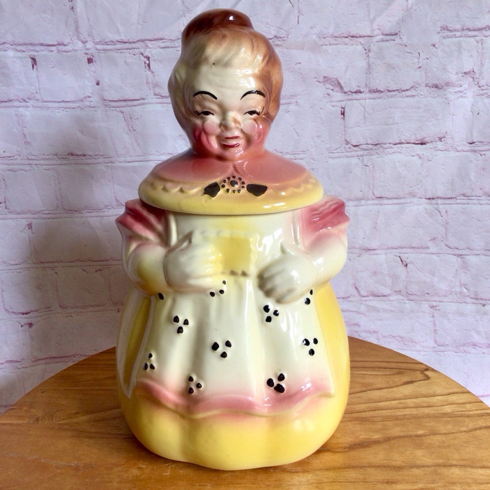 Vintage 1950’s American Bisque Company Ceramic Cookie Jar